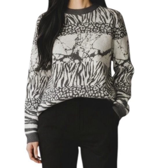 chico’s The Weekend Sweater Size 1 - Picture 8 of 8